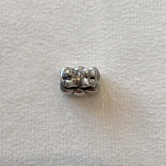 Retired Pandora Silver Ribbon Bow ๐ Charm - Picture 4 of 5